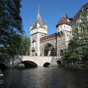 White & Gold Budapest